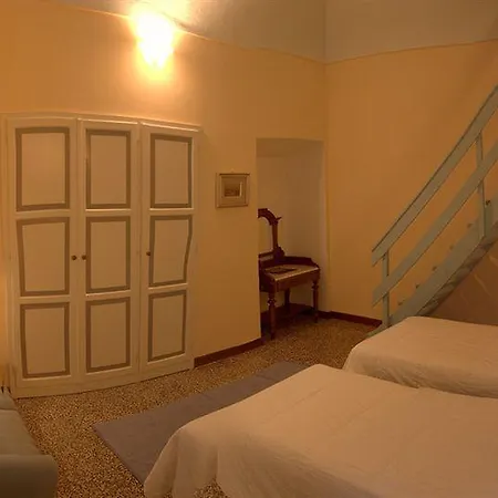 Annamaria Nocleg ze śniadaniem 4*